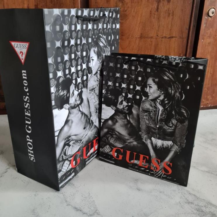 

Diskon Besar READY STOCK Paper bag BISA BELI TANPA TAS guess kecil dan besar (pilih salah 1) edisi model JLO