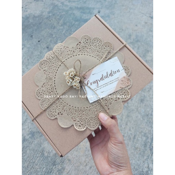 

Packing Kado Hampers Bayi Free Kartu Ucapan Bubblewrap Tebal Kertas Kado Pita Termurah Boleh Request Kata Kata Original