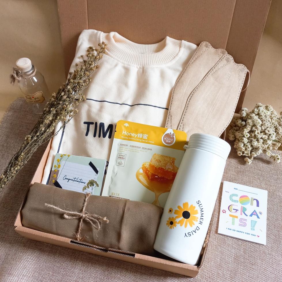 MENARIK KADO CEWEK MURAH / GIFT BOX SWEATER CREWNECK/ Kado Ulang Tahun Cewek / Hampers Cewek / Cardi