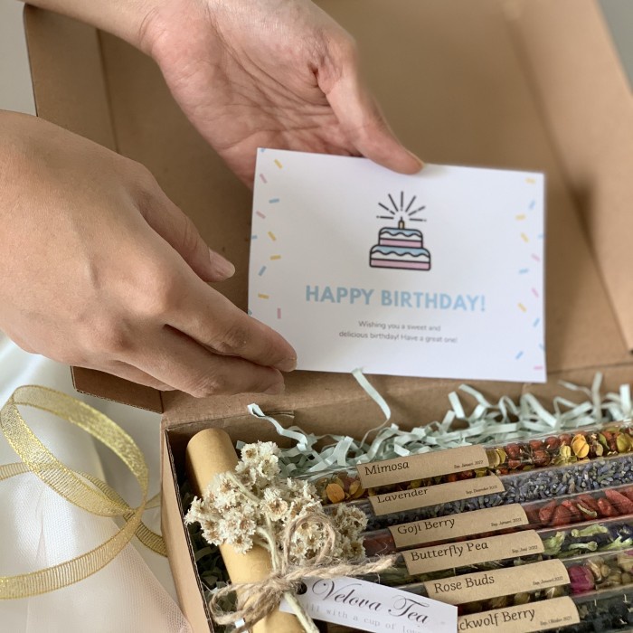 

Hampers Teh Tea Kado Parcel Wedding Birthday Natal Lebaran 15Ml Isi 10 099