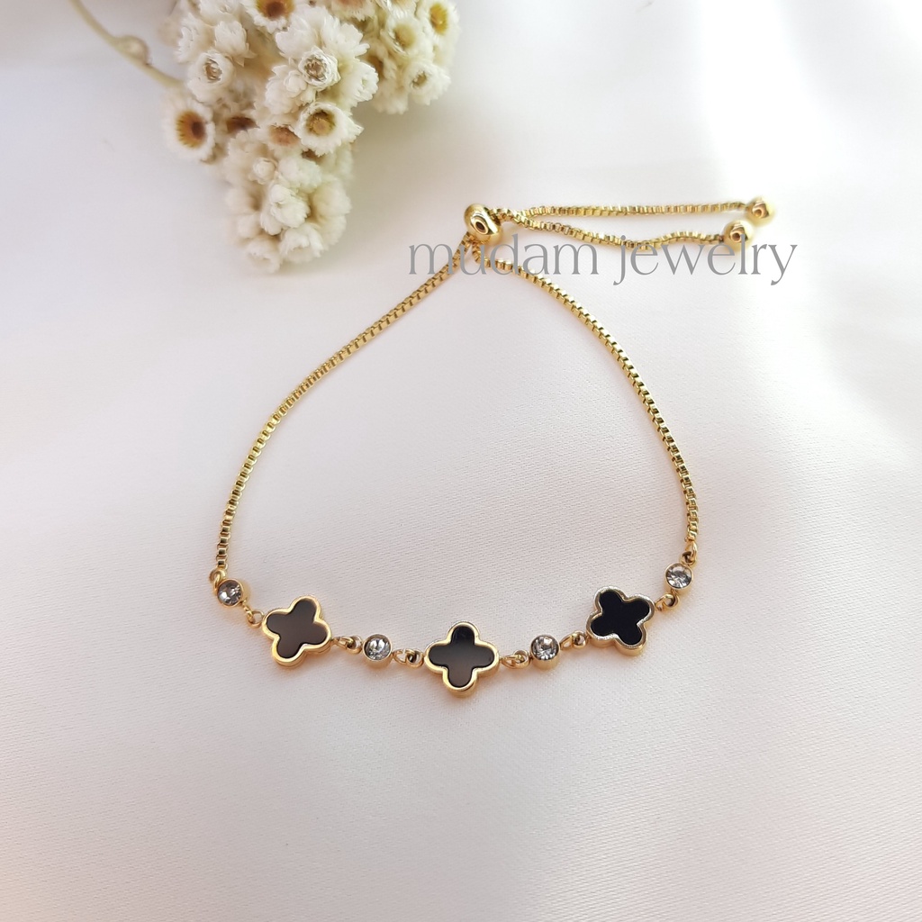 Gelang Serut Model 3 Daun Semanggi Dengan Diamonds Warna Gold
