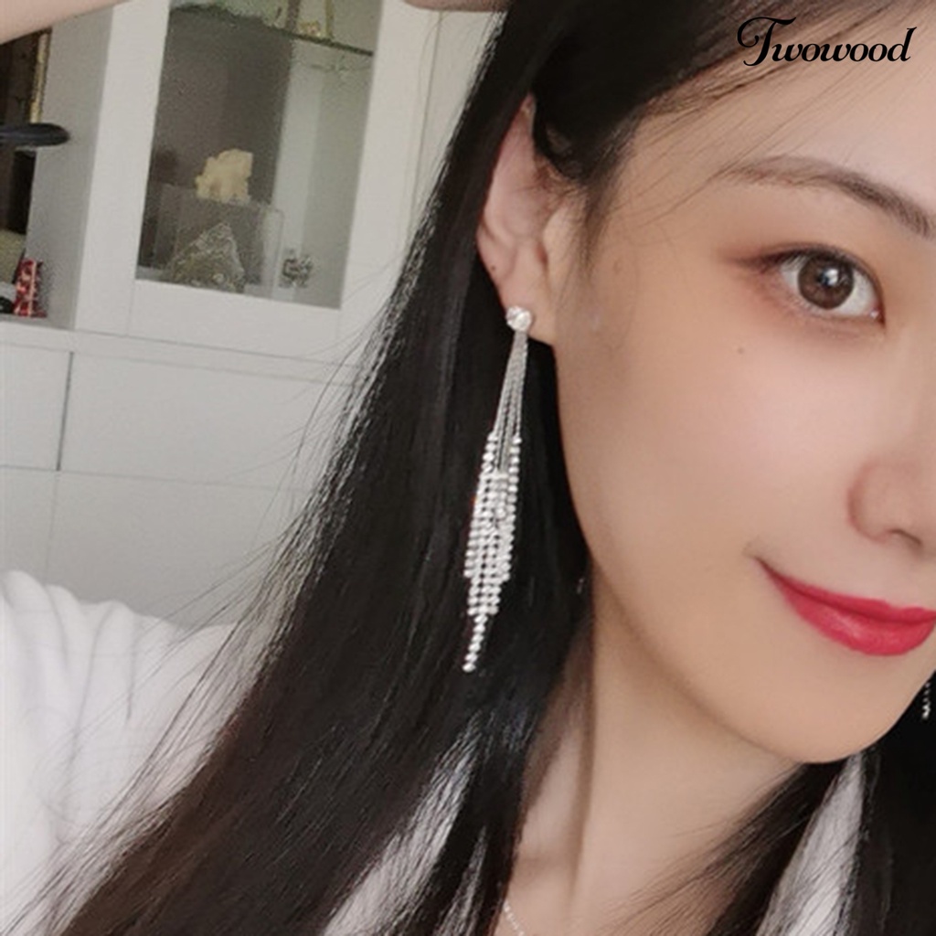 Twowood 1pasang Anting Stud Dainty Elegan Temperamen Mewah Berlian Imitasi Bertatahkan Jumbai Linear Earrings Perhiasan Fashion