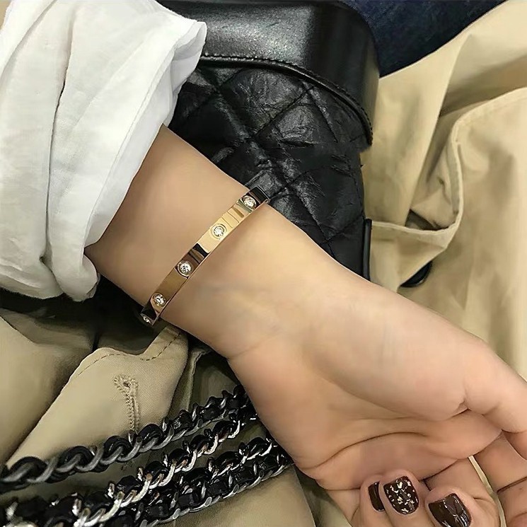 Gelang Tangan Rantai Baja Rose Gold Aksen Berlian Imitasi Mewah Untuk Wanita