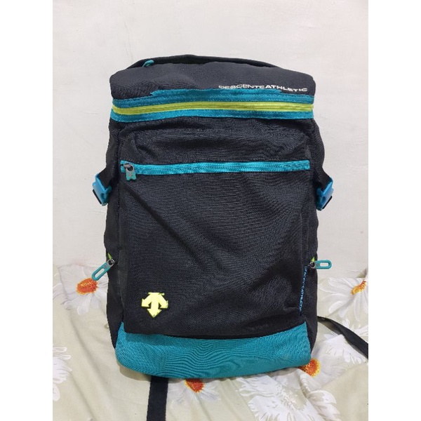 tas ransel DESCENTE original ukuran 30l kondisi aman