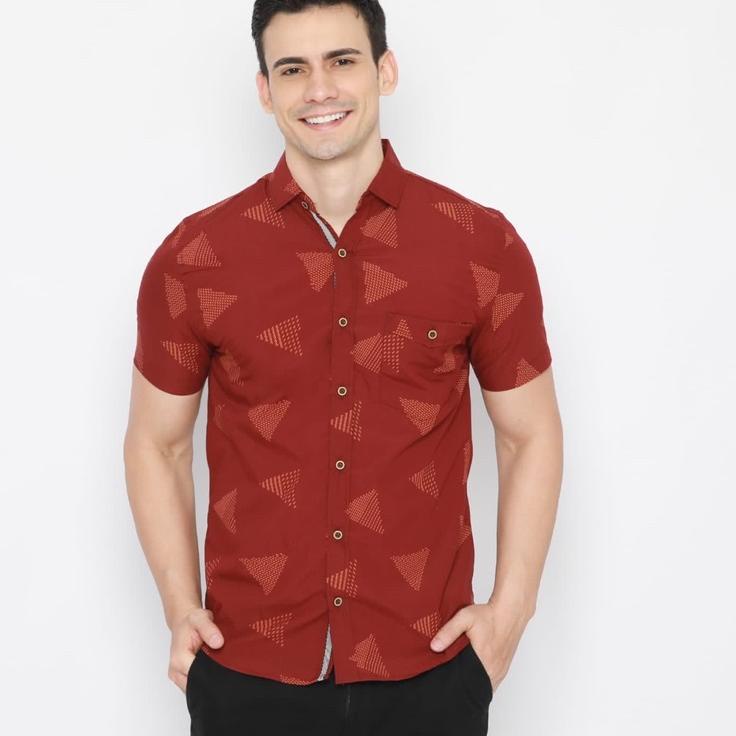 ✮ CODE MALE Kemeja Pria Pendek Motif Triangle Merah Slimfit ➸