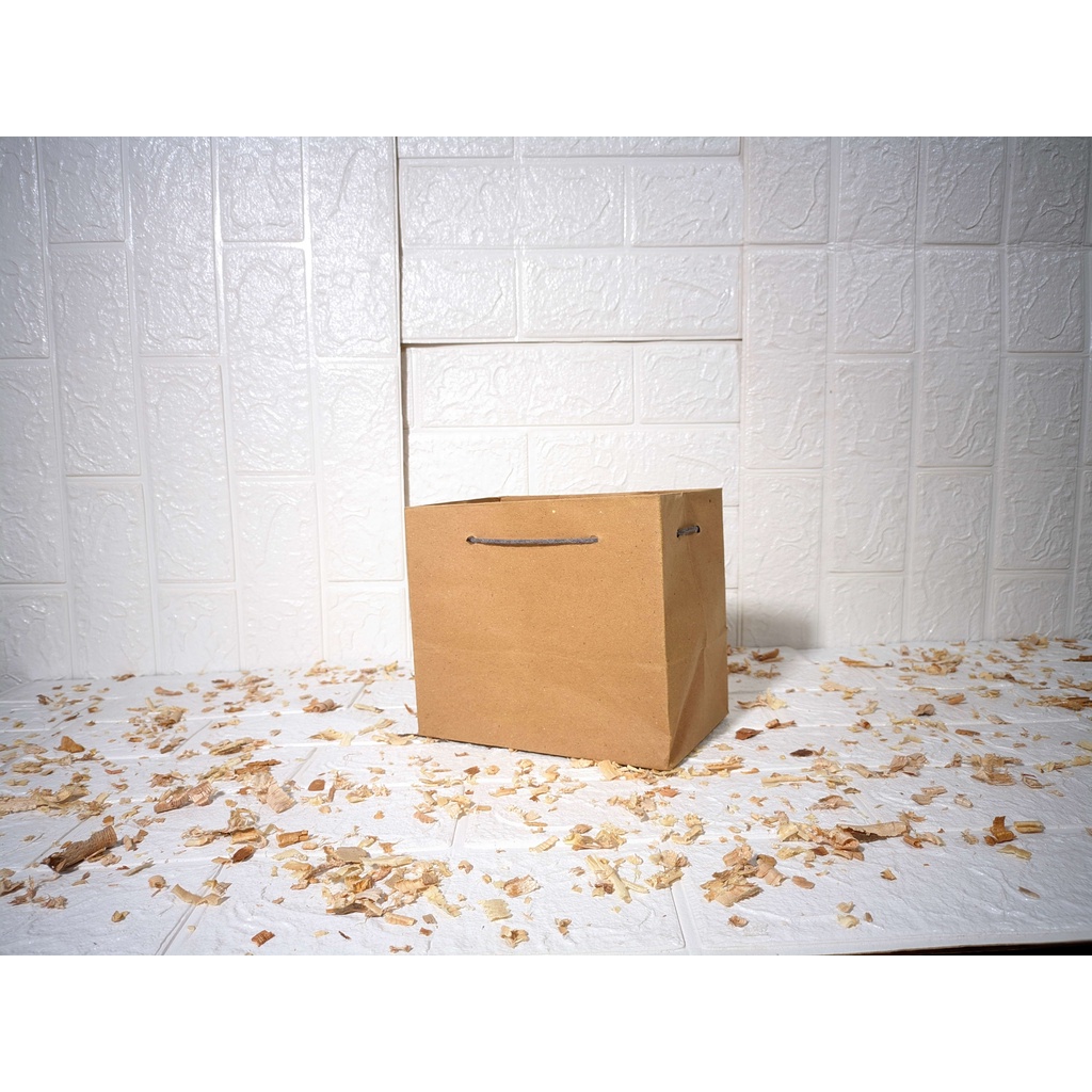 

Paperbag R3 Pia P18xL12xT15