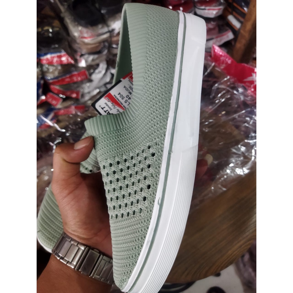 SEPATU PEREMPUAN ATT RLS 504 SLIP ON ANTI AIR/ SEPATU WANITA MODEL JARING