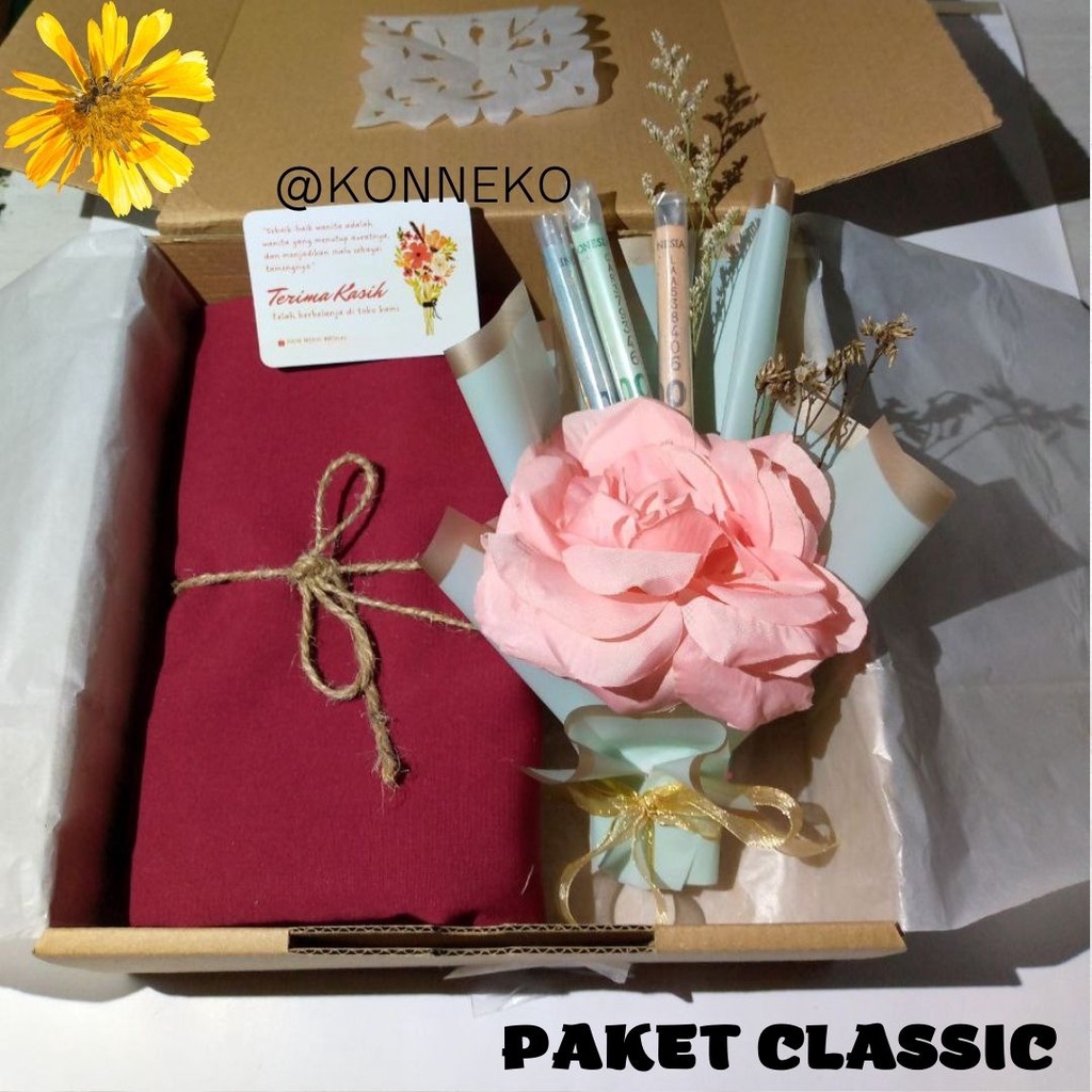 

Hampers Hijab Box Gumush | Hampers kerudung Paket Kado Hijab Kado Kerudung Cewek Hampers Jilbab Syari Segi empat 130 x130 cm / Buket bunga buket uang set hadiah Wisuda Ultah ulang tahun Parcel Lebaran Hampers Idul Fitri