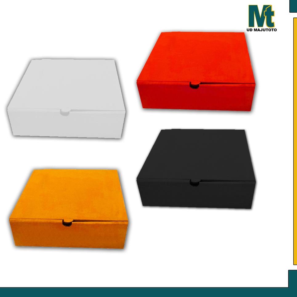 

S81 Box 33x33x10 / Box Hampers / Kotak Kado / Box Baju TERBAIK せ