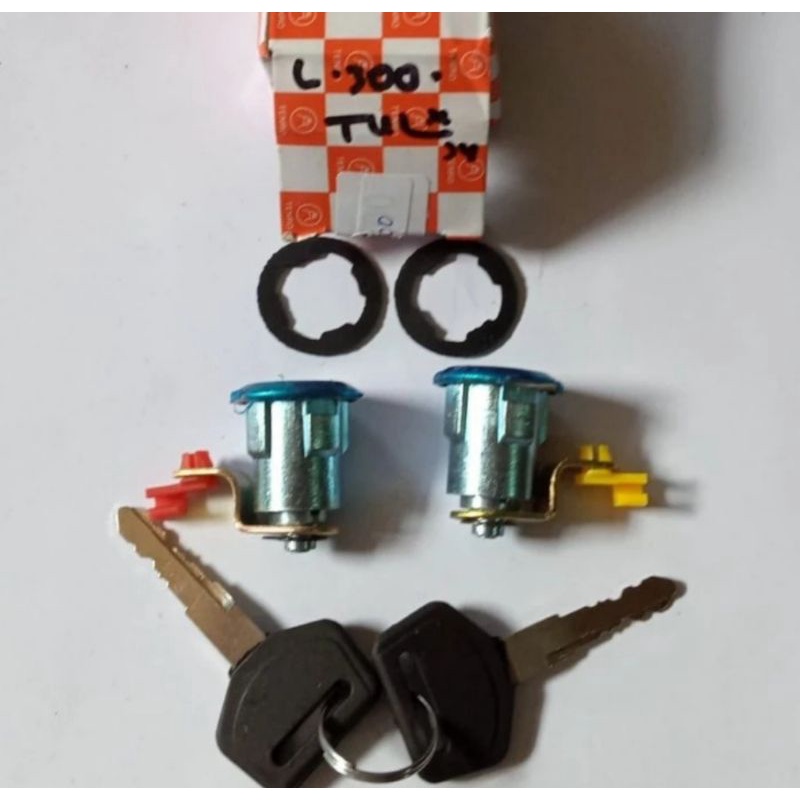 Kunci pintu mobil door key set Mitsubishi Colt L300