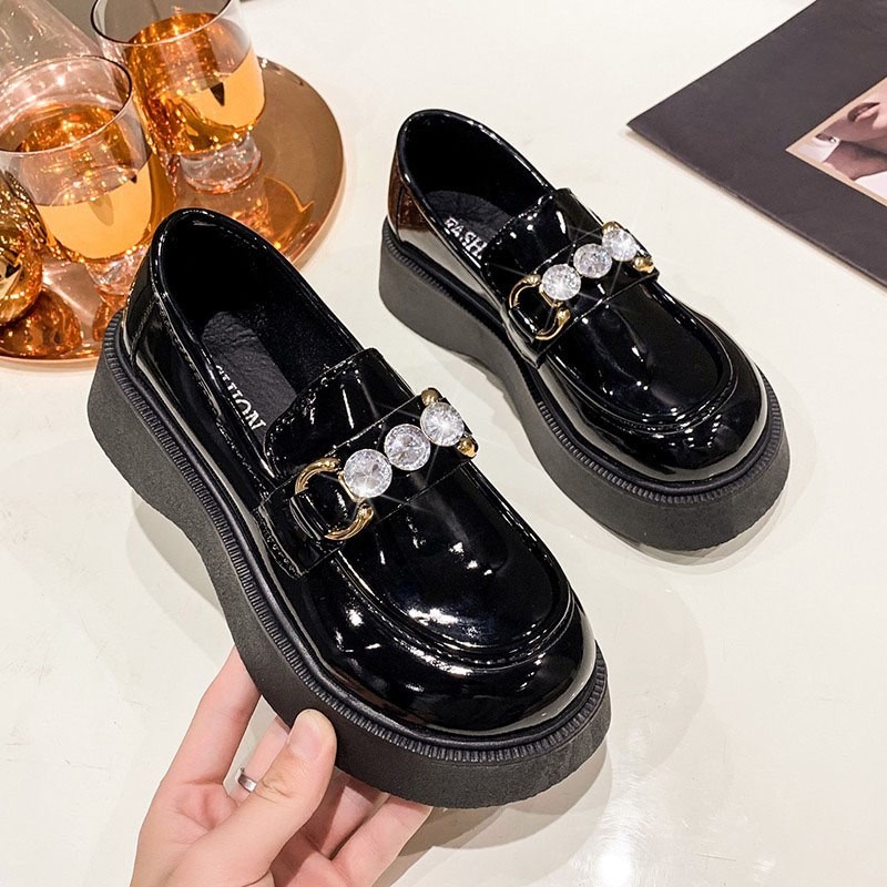 Sepatu Kerja Perempuan Kasual Glossy Loafers Wanita Blink Chain Import Docmart Woman Korean Style SK-055