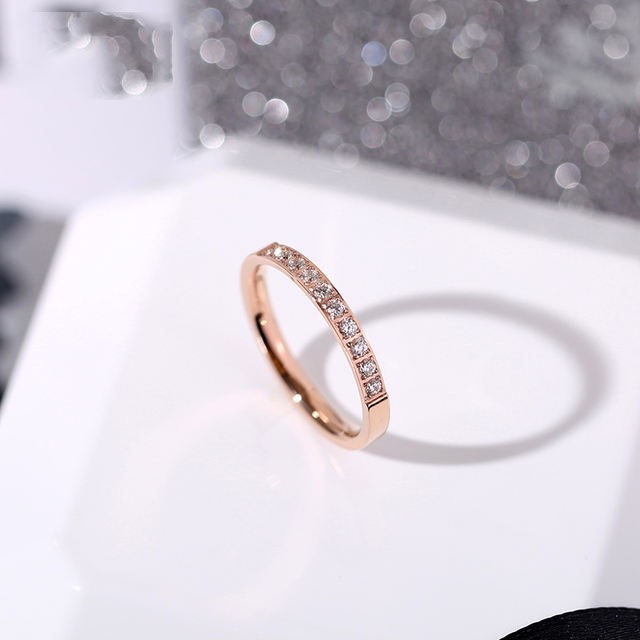 Cincin Berlian Satu Baris Bahan Titanium Steel |  Cincin Hypoallergenic Tidak Pudar Anti Karat Aksen Berlian | Perhiasan Cincin Model Simple Unik