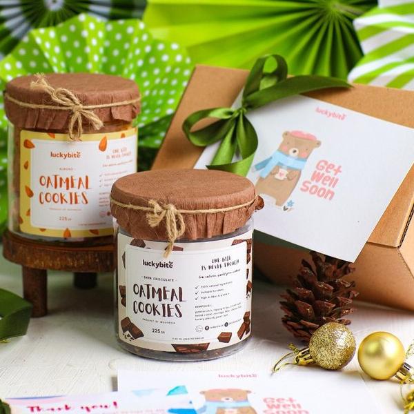 

← Get Well Soon (GWS) Hampers/Hampers Lekas Sembuh - Oatmeal Cookies 2 Jar + FREE Greeting Card + Pita ➮