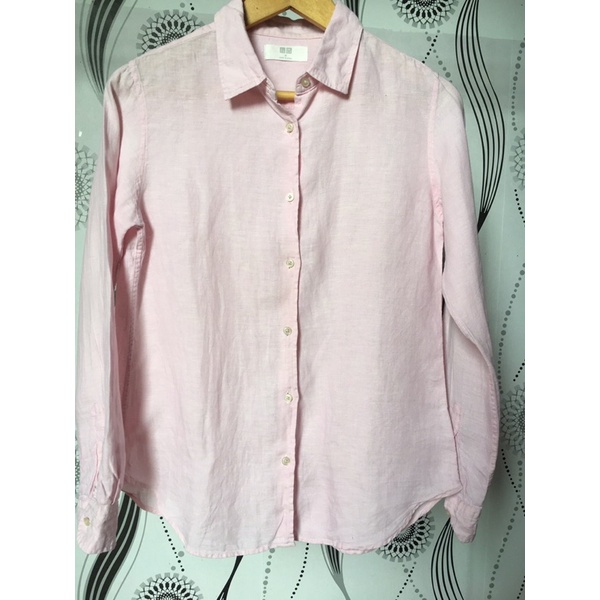 uniqlo kemeja baby pink