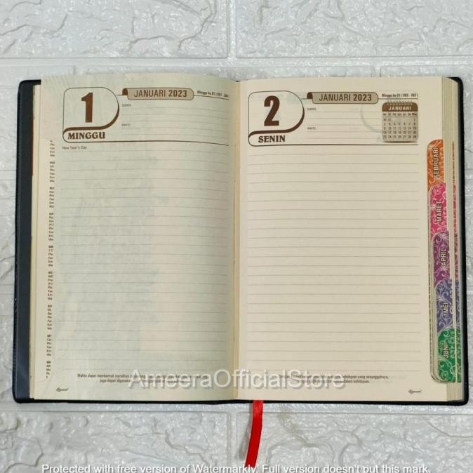 

Buku Agenda Deluxe 2023 Kertas Krem Dan Putih / Notebook 2023