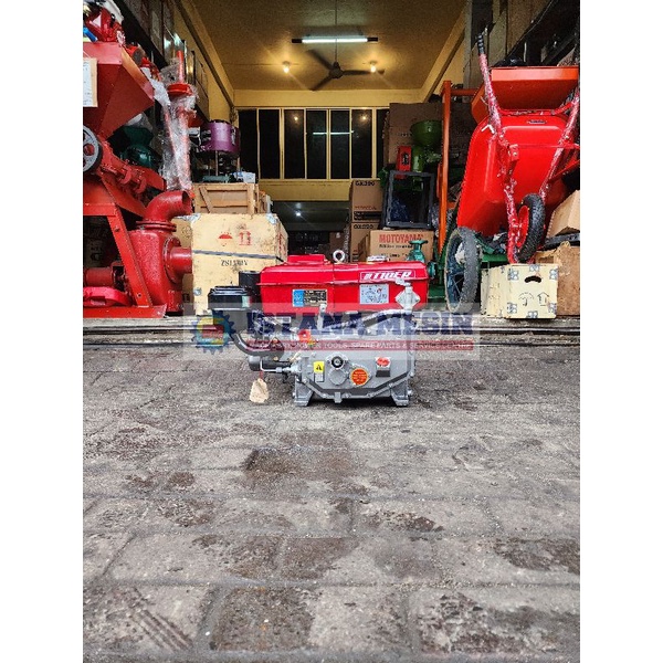 MESIN DIESEL PENGGERAK SERBAGUNA 8PK MESIN TARIK SOLAR TIGER R180