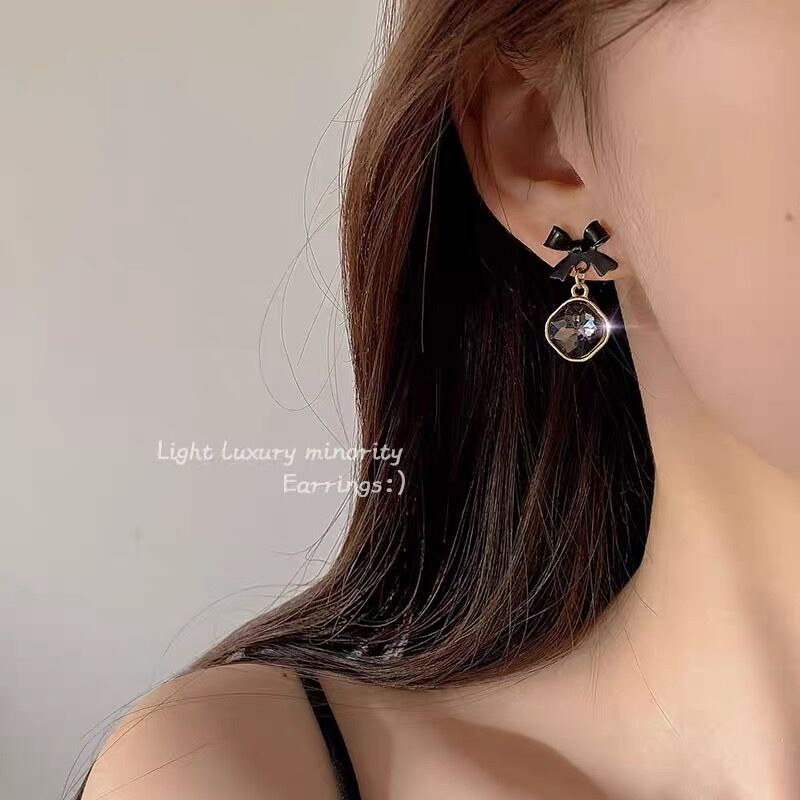 Gaya Korea Indah Hati Stud Earrings Retro Bunga Mutiara Earrings Ladies Fashion Aksesoris2023Baru