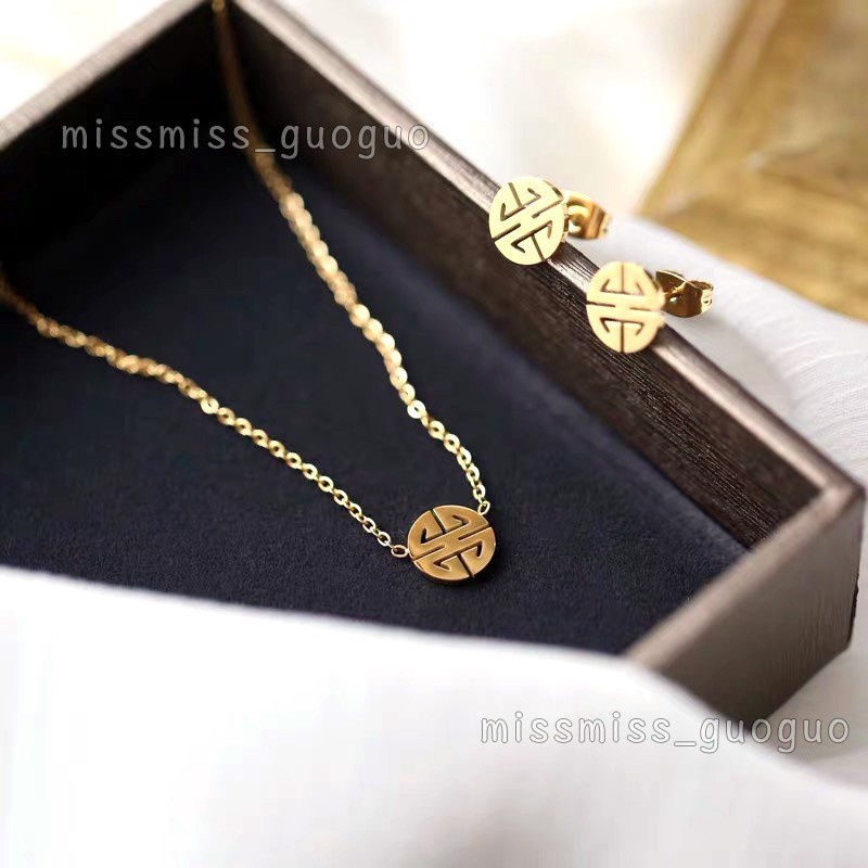 Set Kalung Dan Anting | Kalung Rantai Klavikula Dengan Liontin  | Kalung Rose Gold 18k | Kalung Bahan Stainless Steel | Anting Bahan Titanium Steel |   Anting Tusuk Anti Air / Alergi Untuk Wanita