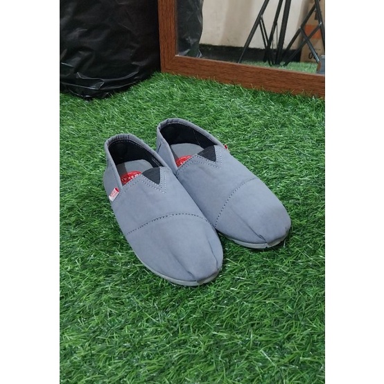 Termurah Slip-on Wk pria dan wanita full abu Termurah