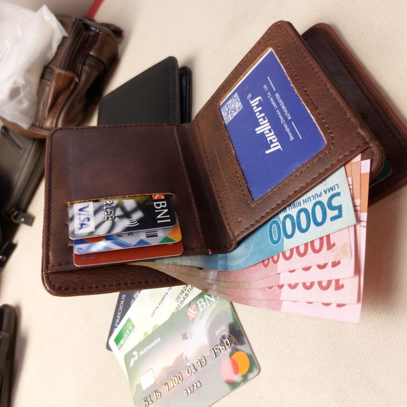 Dompet Kulit Model Lipat Buku Ukuran Saku