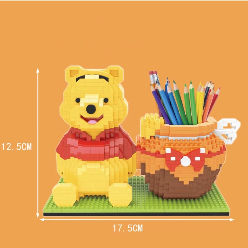 Partikel Kecil Rakitan Blok Bangunan Kompatibel Lego Winnie the Pooh Strawberry Bear Pen Holder Mainan Edukasi Anak Handmade