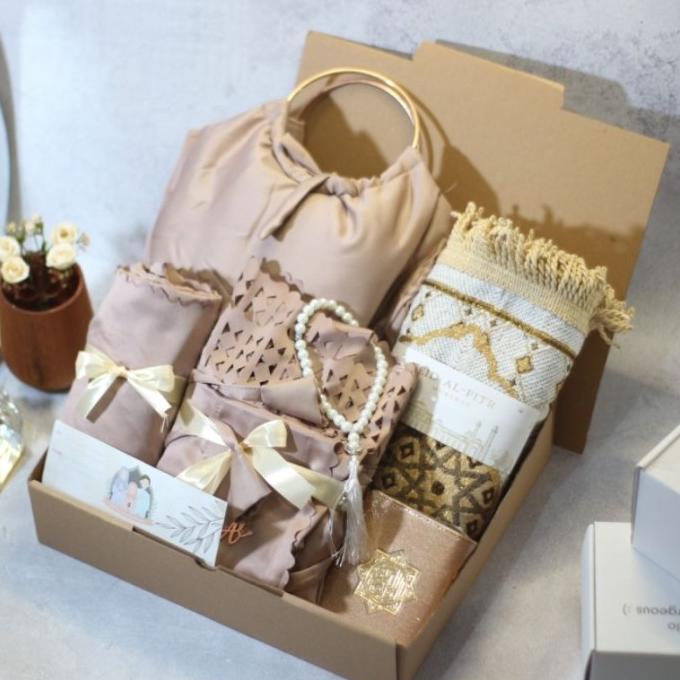 

PAKET SESERAHAN/ HAMPERS LEBARAN / HAMPERS IDUL FITRI/ HAMPERS NIKAH/ TH5464TY