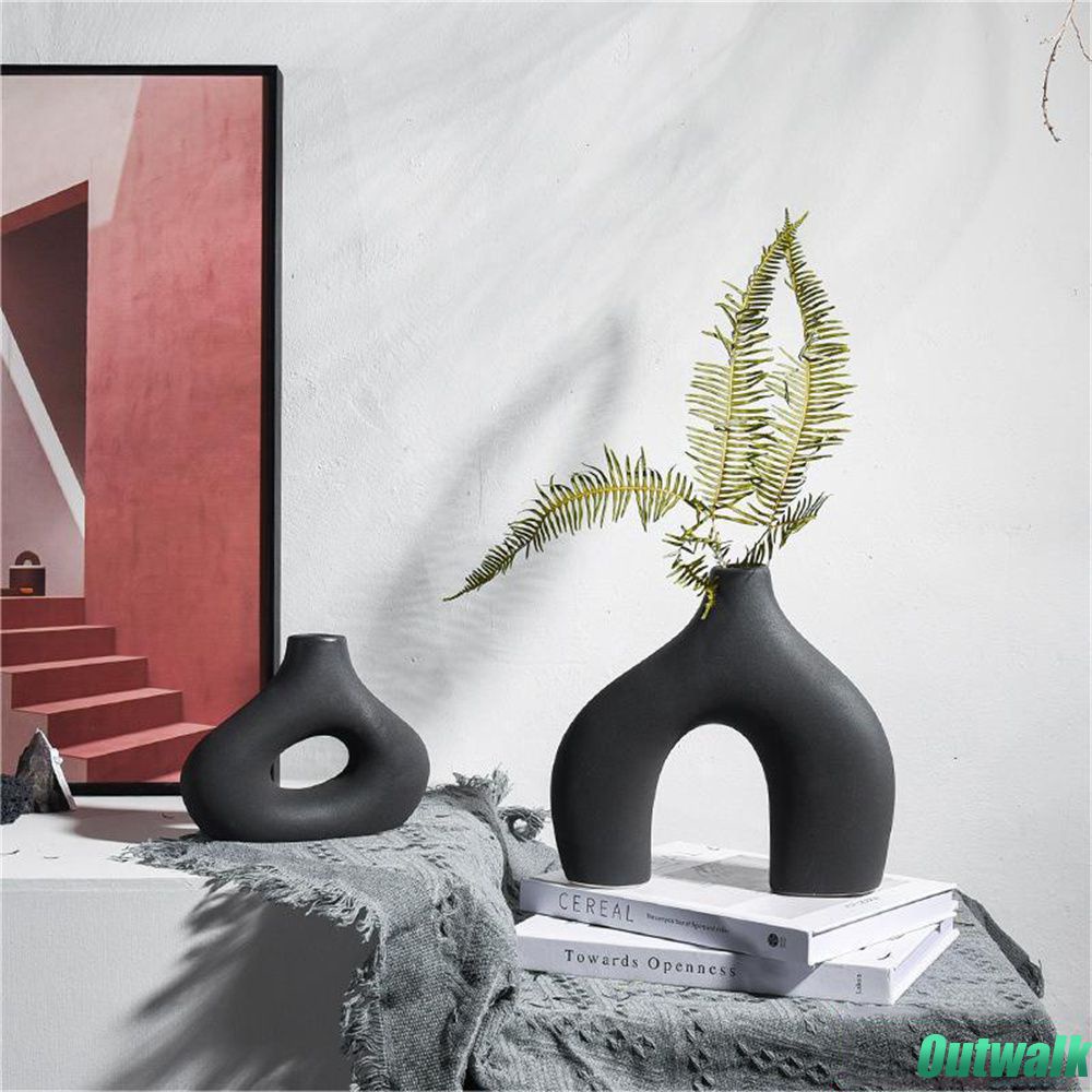 ღ Nordic Vas Keramik Vas Bunga Patung-patung Interior Unglazed Seni Modern Nordic Bunga Kering Wadah Berongga Keramik Donat Bunga pot Desktop Dekorasi