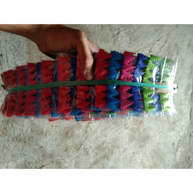 

gigi barong / kertas payasan canang jaitan
