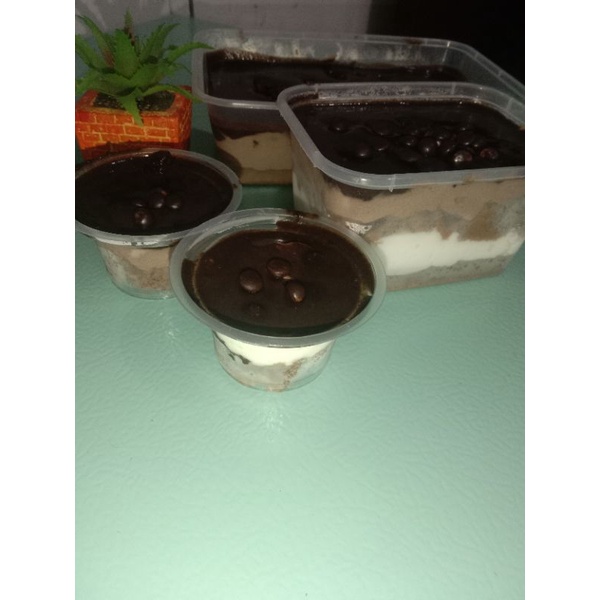 

Dessert White Choco Dan Triple Coklat 300ml