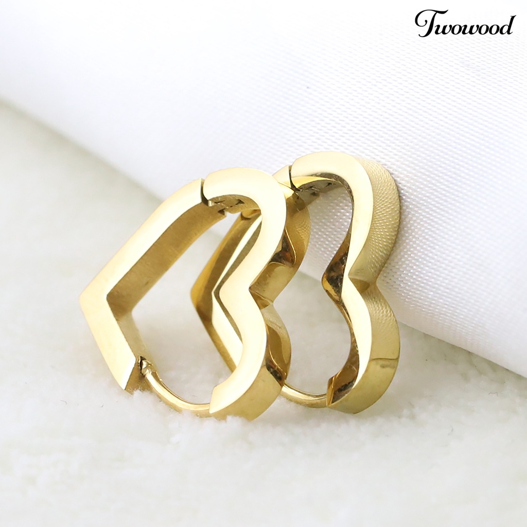 Twowood 1pasang Anting Wanita Bohemian Hip Hop Warna Emas Baja Titanium Cinta Bentuk Hati Ladies Earrings Fashion Jewelry