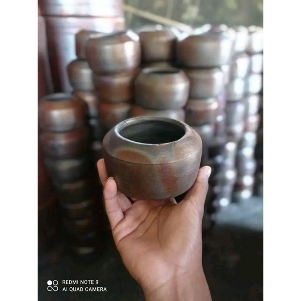Tempat pakan minum burung merpati