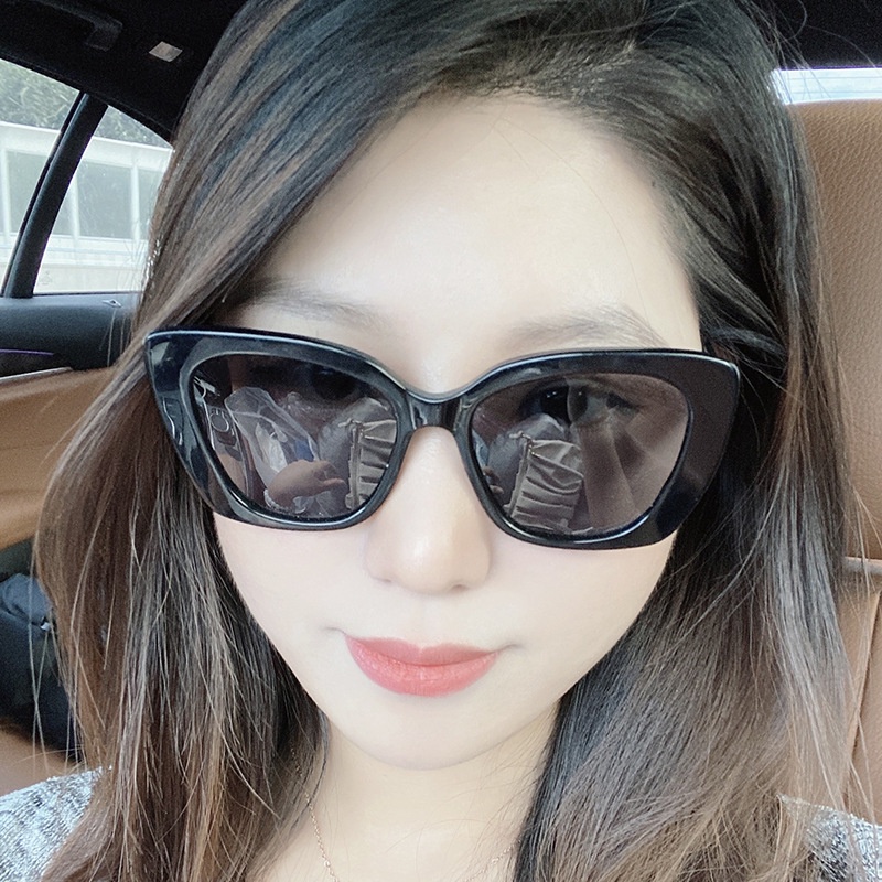 (YUZHU) Korea Fashion Mutiara Kacamata Hitam Vintage Fashion Oversized Frame Casual Kerai Sunglasses Untuk Wanita