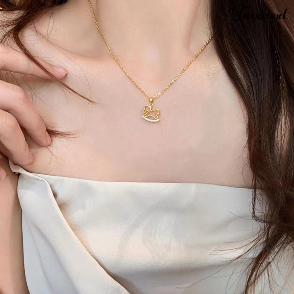 Twowood Wanita Kalung Dainty Temperamen Elegan Slim Hadiah Peri Emas Kayu Kuda Liontin Kalung Fashion Perhiasan