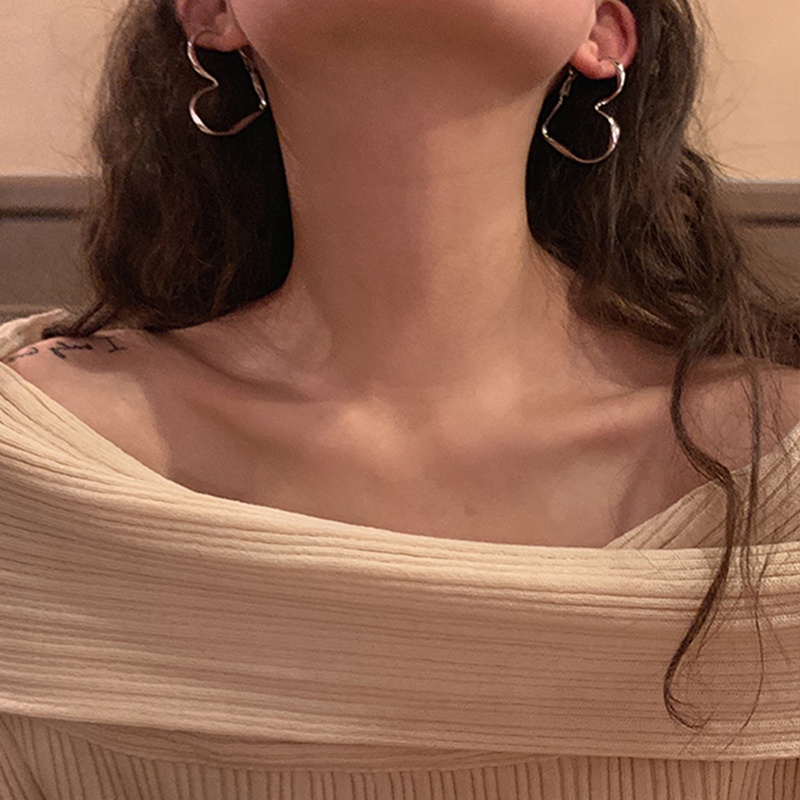 We Flower Stylish Big Silver Twist Heart Hoop Earrings Untuk Wanita Perempuan Trendi Keren Besar Geometris Berongga Jantung Anting-Anting Pesta Pertunangan Telinga Perhiasan Aksesoris