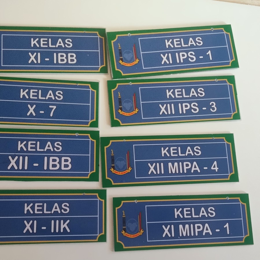 

papan nama akrilik 30 x 10 cm