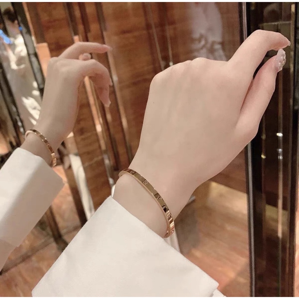 Gelang Hypoallergenic Bahan Titanium Steel Lapis Rose Gold 18K Hias Berlian Gaya Klasik Untuk Unisex