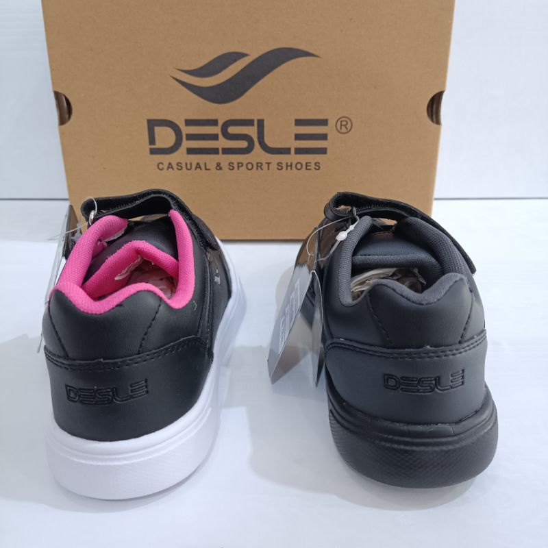 0Sepatu Sekolah Anak Merk Desle tipe Calvin Luther Jr size 32-37 | Desle Calvin Luther Jr | Sepatu Olahraga Anak Desle
