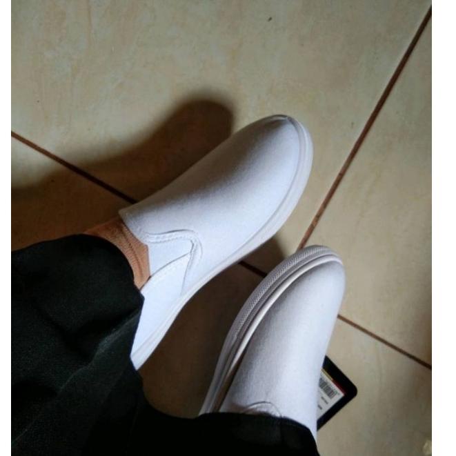 Sale Sepatu Wanita Putih Polos Tanpa Tali / Sepatu Haji Bahan Kanvas