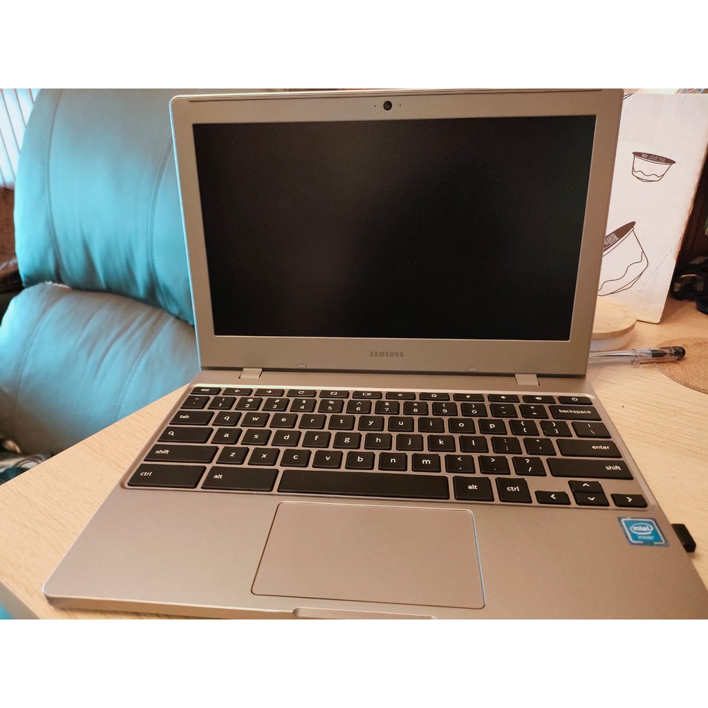 Laptop Murah Samsung Chromebook 4 Celeron 32GB 4GB 11"6 HD Resmi SEIN - Bundle Mouse