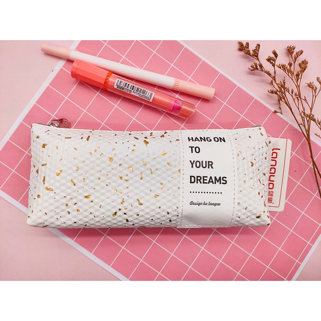 

Terlaris ✨ -Tempat pensil Impor / Pencase Hang On To Your Dream LG - 11554- SHABG- 2.2.23