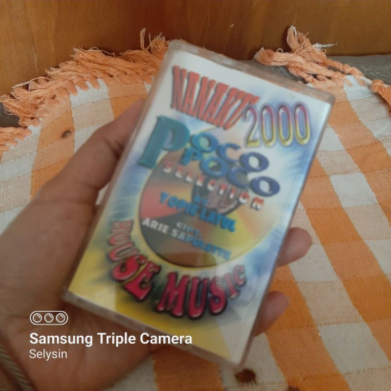 kaset pita hitam poco poco tahun 2000