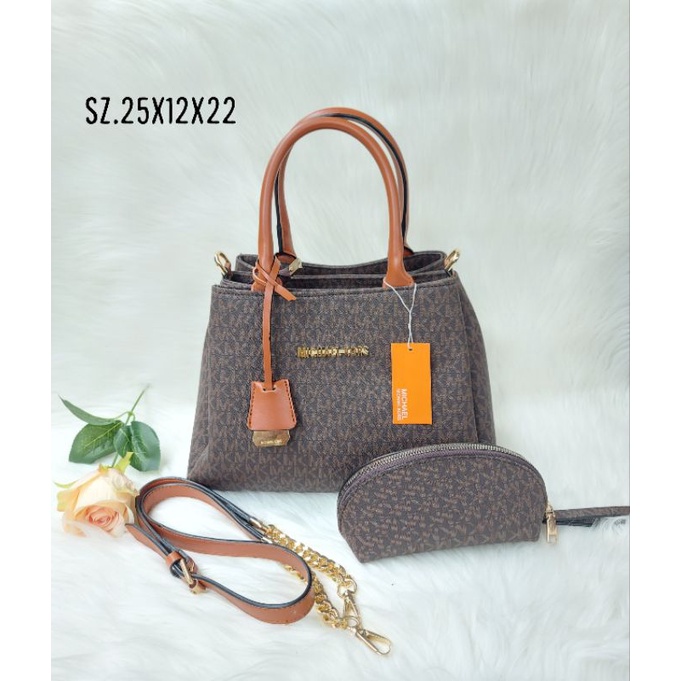 Mk Montaigne 3 ruang slingbag sz.25