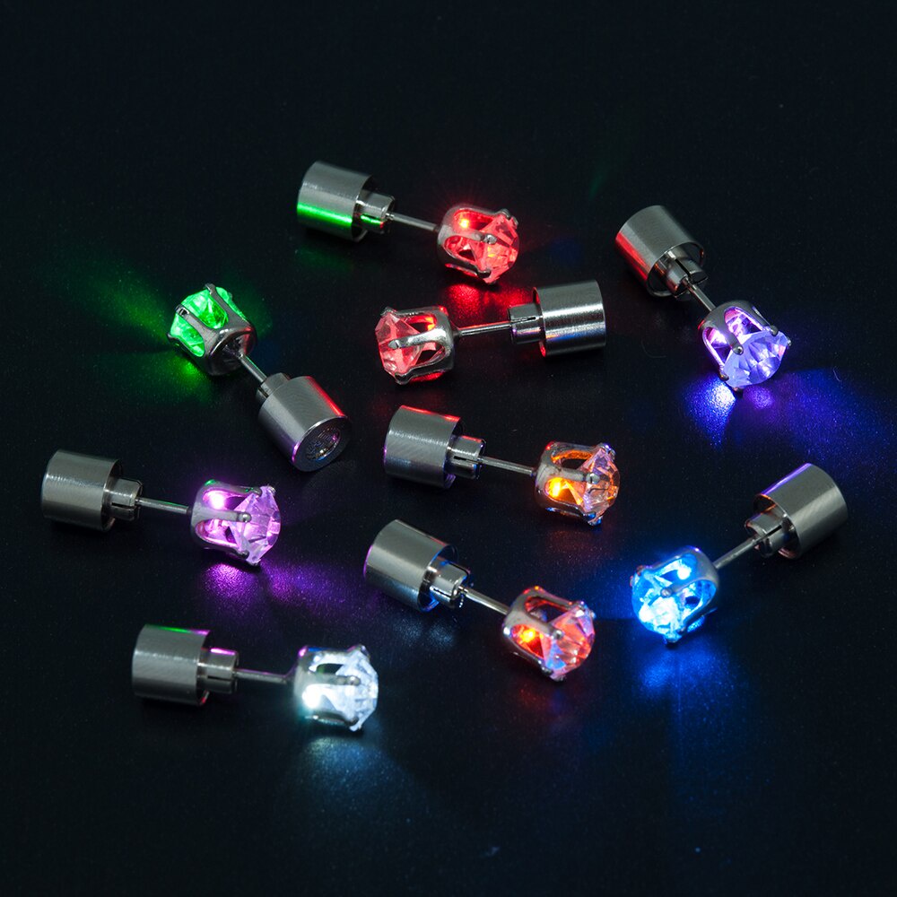 Anting Zirkon Bercahaya LED Kepribadian fashion Wanita Gaya Punk 1PC