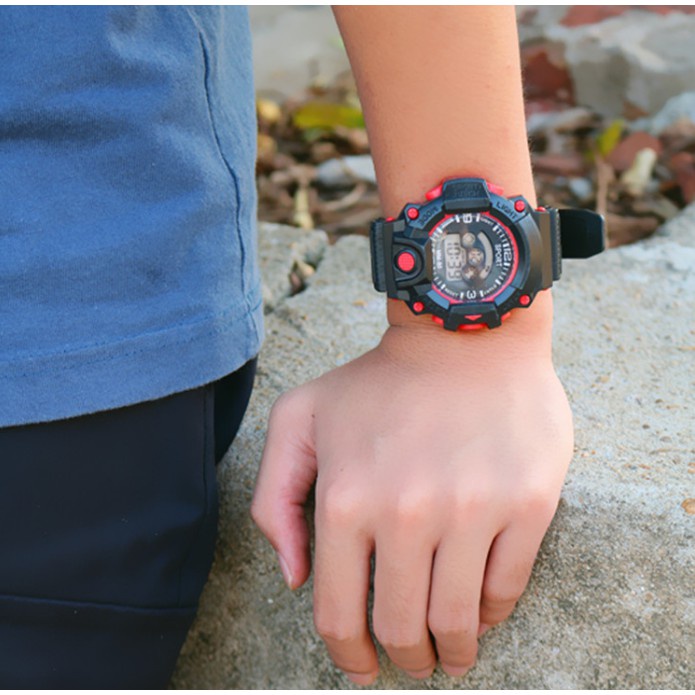 ⭐️𝐈𝐇𝐒 𝟎𝟒𝟗 𝐋𝐚𝐦𝐩𝐮𝐧𝐠⭐️Jam Tangan Anak Sport Digital LED Jam Tangan Sport Bulat Pria Dan Wanita Fashion Remaja