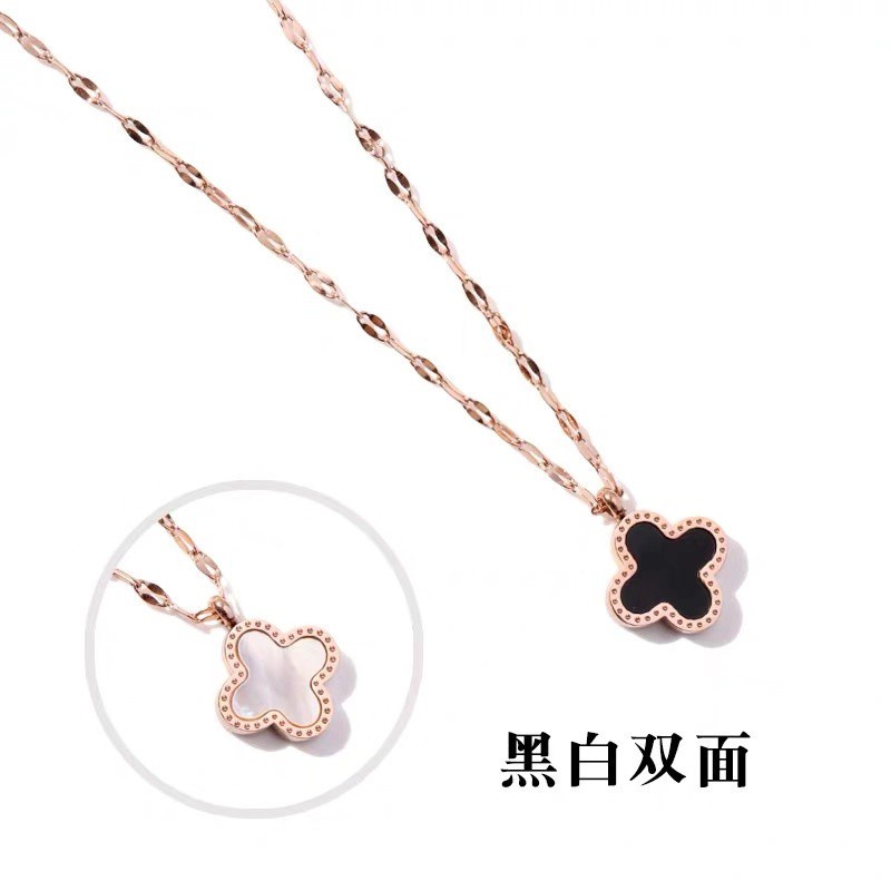 Kalung Rantai Dengan Liontin Daun Clover Untuk Wanita | Kalung Rantai Klavikula | Aksesoris Bahan Titanium Steel 18K Warna Rose Gold | Perhiasan Bahan Stainless Steel