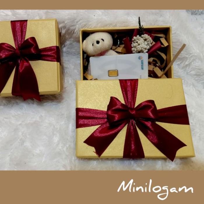 

Terbaru! PAKET KOTAK KADO , HAMPERS ,BOX LM (13x9x5)