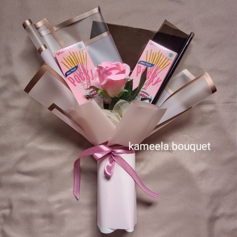 BUKET BUNGA/buket jajan/buket Snack/buket wisuda/buket bunga murah/buket Snack murah/buket jajan mur