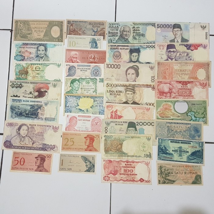 UP289 BORONGAN 32 LEMBAR UANG KUNO INDONESIA BEDA2 TIDAK ADA YG SAMA