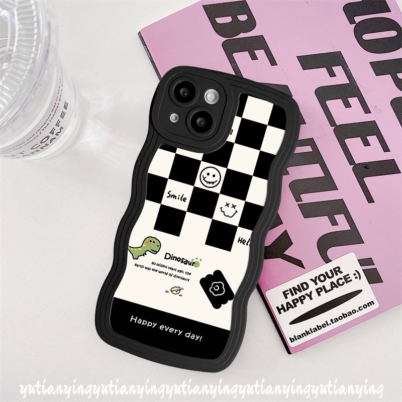 IPHONE Casing Dinosaurus Lucu Kompatibel Untuk Iphone11Xr 7plus 14 13 12 Pro Max 6 6s 8 7 Plus X XS Max SE 2020 14 Plus Tepi Bergelombang Kartun Smiley Chessboard Soft TPU Case