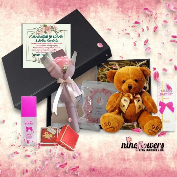 

Kado ulang tahun Wanita Hampers lebaran pernikahan Hijab special 4